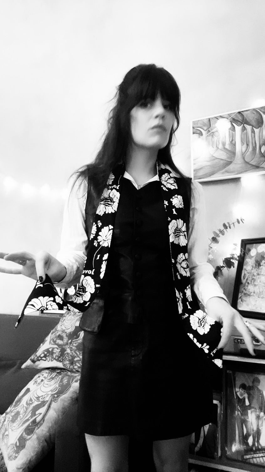 I DON'T KNOW IF I LOVE YOU black silk lavallière scarf
